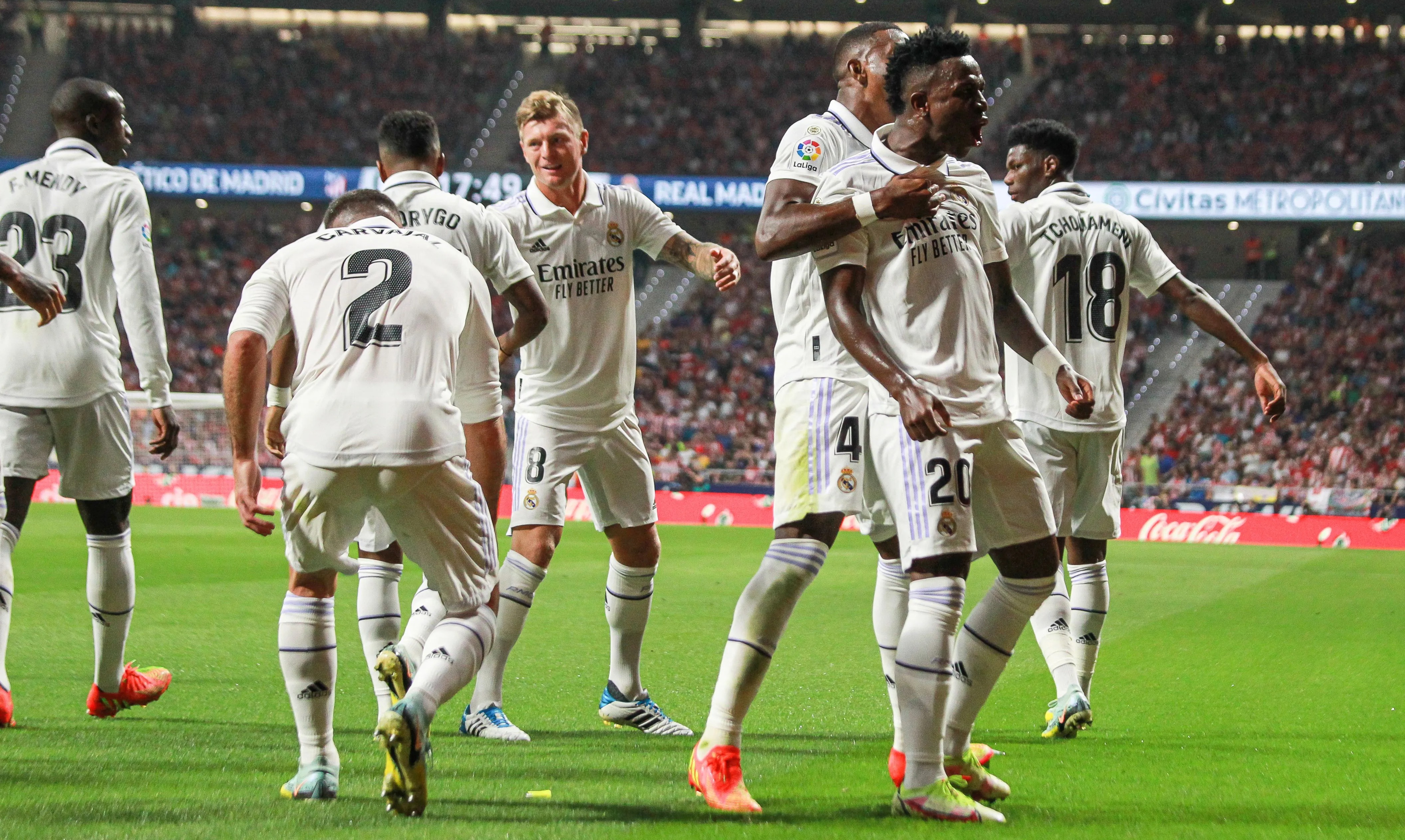 Vinicius Jr bị phân biệt chủng tộc trong trận Derby Madrid Vinicius Jr bị phân biệt chủng tộc trong trận Derby Madrid