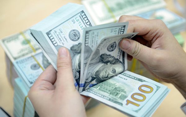Tỷ giá ngoại tệ hôm nay 27/10:  Đồng USD trượt dài