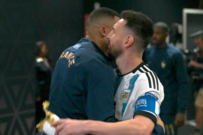 Chủ tịch PSG: "Nếu có 2 chiếc cup vàng, tôi sẽ trao cho Mbappe 1 và Messi 1"