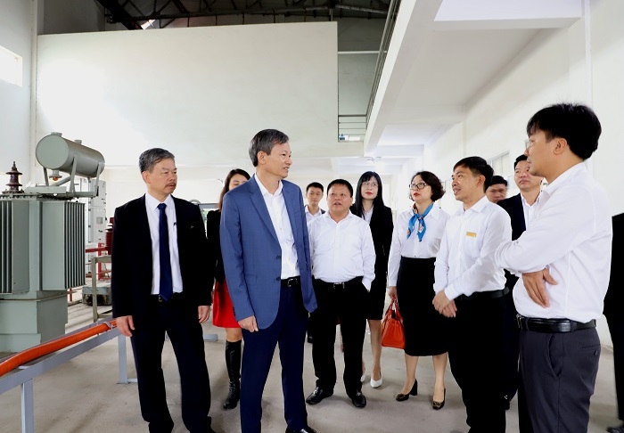 Tổng Giám đốc EVN Trần Đình Nhân và lãnh đạo EVNNPC thăm các đơn vị đào tạo nhân Ngày Nhà giáo Việt Nam