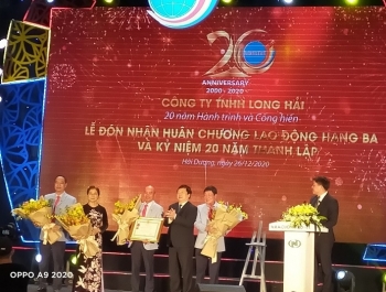 Công ty TNHH Long Hải đón nhận Huân chương Lao động hạng Ba và kỷ niệm 20 năm thành lập