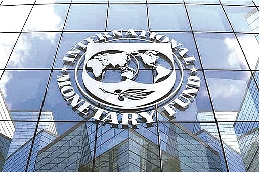 IMF dự báo giá dầu đạt trung bình 50 USD/thùng trong năm 2021 IMF dự báo giá dầu đạt trung bình 50 USD/thùng trong năm 2021