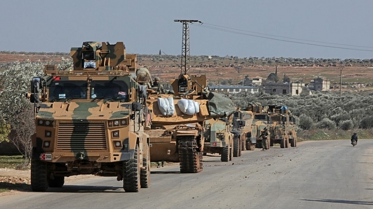 nga lo ngai xay ra xung dot toan dien syria tho nhi ky