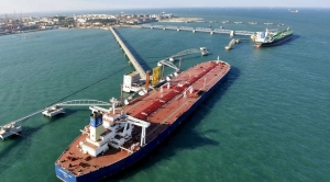 Nhiều cảng của Trung Quốc cấm tàu ​​chở dầu bị Mỹ trừng phạt