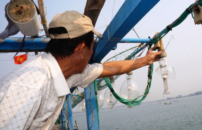 Ám ảnh giữa trùng khơi, đâu chỉ có bão tố...