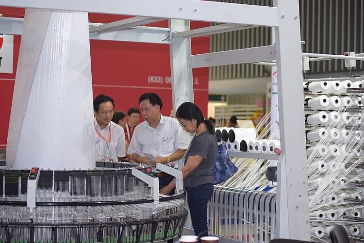 dien dan kinh doanh hang dau cua nganh cong nghiep nhua cao su tai viet nam