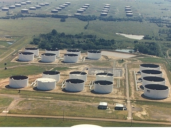 Các công ty dầu và thương nhân tranh giành bể chứa cac cong ty dau va thuong nhan tranh gianh be chua