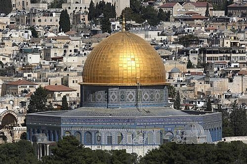 thanh duong jerusalem chay cung ngay voi nha tho duc ba paris