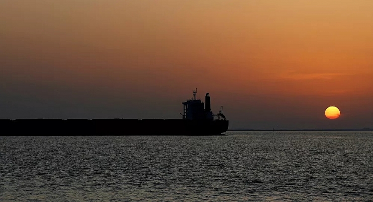 luu tru tren cac tau cho dau dat muc cao ky luc