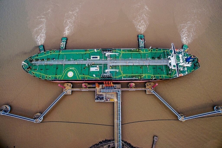 Cước phí tàu chở dầu tăng vọt sau sự cố Colonial Pipeline