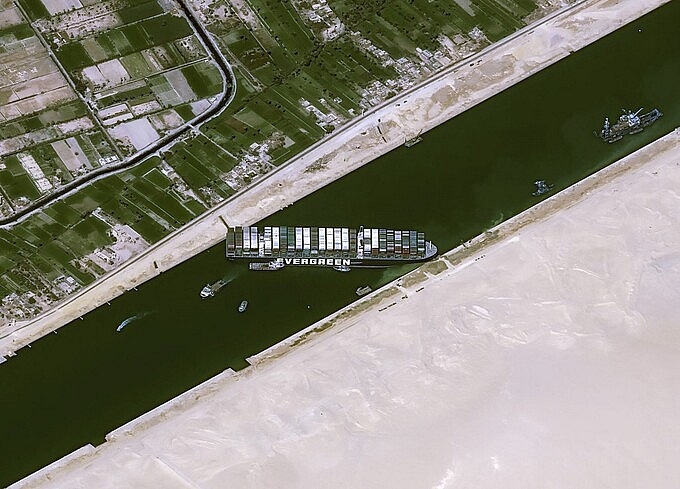 Tàu Ever Given chắn ngang kênh đào Suez ngày 25/3.