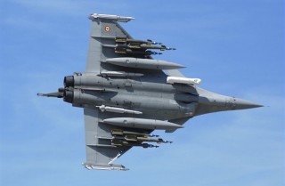 Pháp lần đầu không kích IS tại Syria