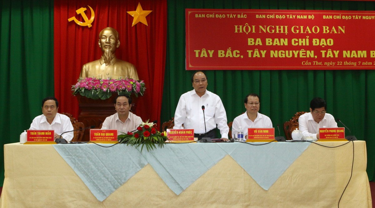 Ngày 22/7, tại Cần Thơ, Ban Chỉ đạo Tây Bắc, Tây Nguyên và Tây Nam Bộ tổ chức hội nghị giao ban ba Ban Chỉ đạo.  Phó Thủ tướng Nguyễn Xuân Phúc, Trưởng Ban Chỉ đạo Tây Bắc; Bộ trưởng Bộ Công an, Đại tướng Trần Đại Quang, Trưởng Ban Chỉ đạo Tây Nguyên và P