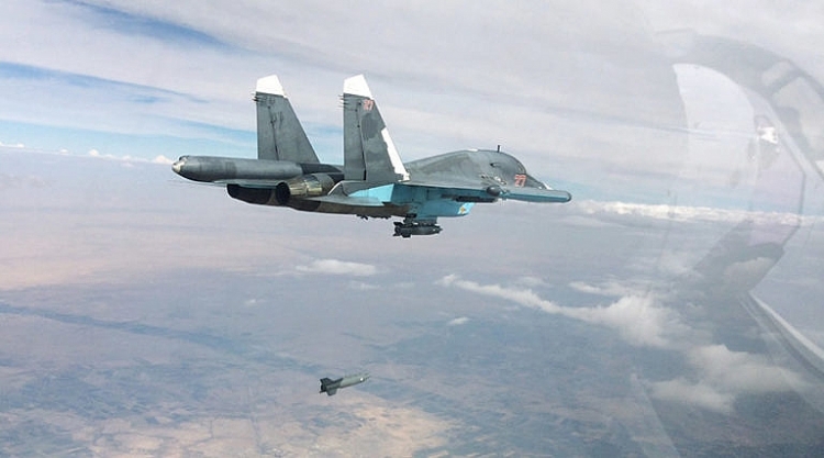 nga dua them chien dau co toi can cu hmeimim o syria