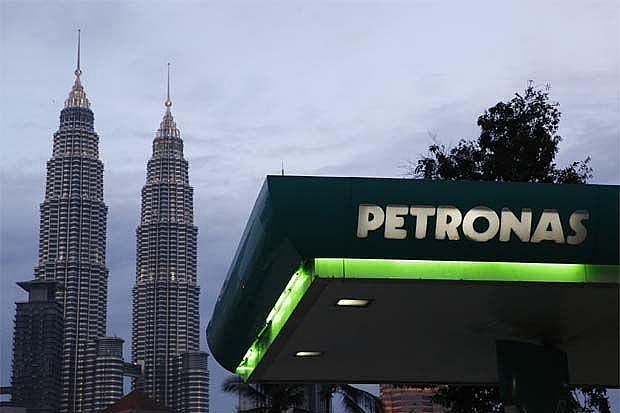 PETRONAS trao quyền điều hành Lô SK437 cho Shell