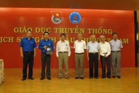 Tổ chức các lớp giáo dục lịch sử truyền thống ngành cho thanh niên Dầu khí