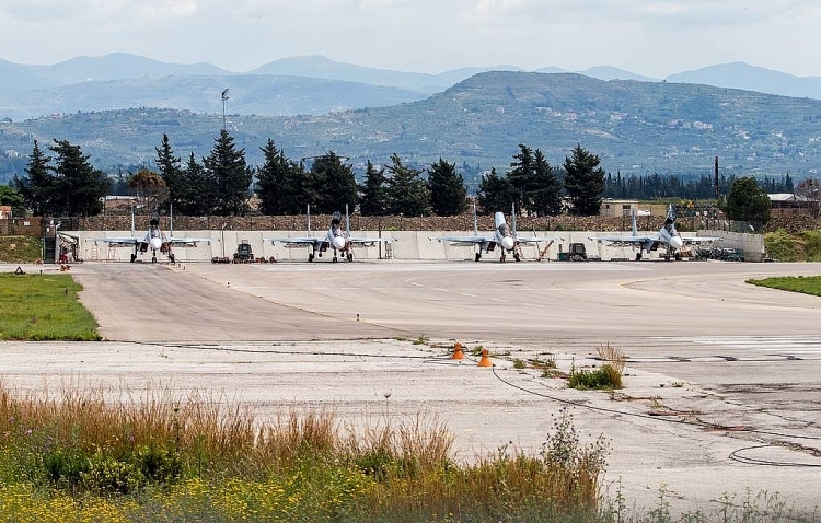 Căn cứ không quân của Nga tại Syria bị tấn công