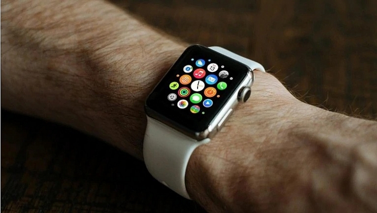apple watch series 5 ra mat cung iphone 11