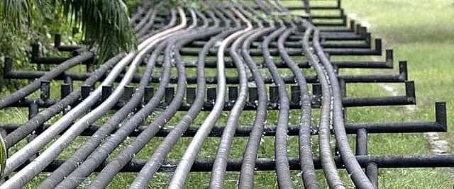 Dự luật dầu mỏ mới của Nigeria được ký thành luật Dự luật dầu mỏ mới của Nigeria được ký thành luật