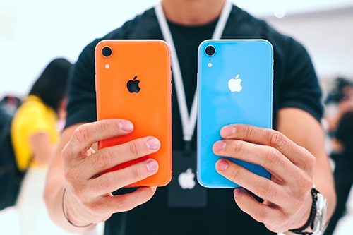 tai sao iphone xr den cuoi thang 10 moi ban