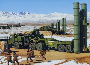 Ấn Độ mua 12 hệ thống tên lửa phòng không S-400 tối tân