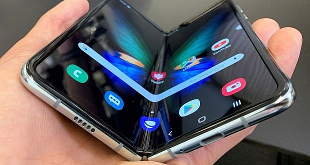 samsung su dung ultra thin glass cho smartphone man hinh gap moi