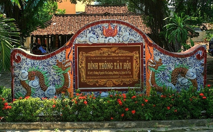 ghe tham ngoi dinh 300 tuoi co nhat sai gon