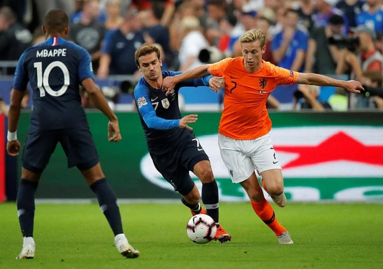 ajax het gia 75 trieu bang cho frenkie de jong