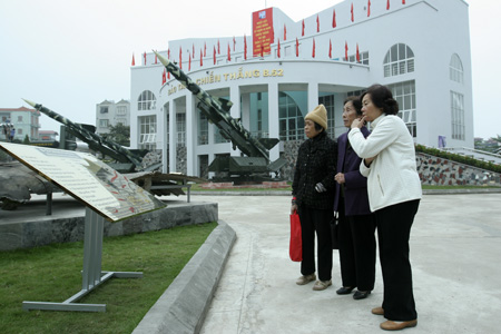 Điện Biên Phủ trên không: Con người đã thắng vũ khí!