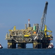 Thuế xuất khẩu dầu của Nga tăng 2,2 USD lên 90,5 USD/tấn từ ngày 1/12