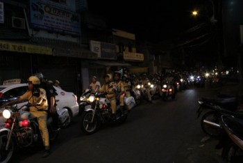 Ngăn chặn hơn 100 thanh niên chuẩn bị "đi bão"