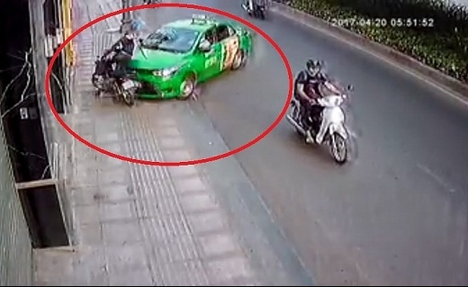 Tài xế taxi lao xe vào tên cướp dưới góc nhìn của cảnh sát
