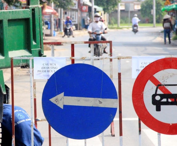 Khắc phục cầu bị xà lan đâm hỏng trong đêm khac phuc cau bi xa lan dam hong trong dem