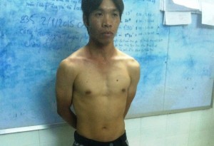 Phụ xe giết người rồi 'ngồi đồng' trong nhà vệ sinh