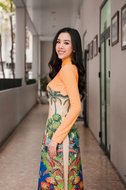 “Tết sẻ chia, Tết yêu thương” của hoa hậu Tiểu Vy