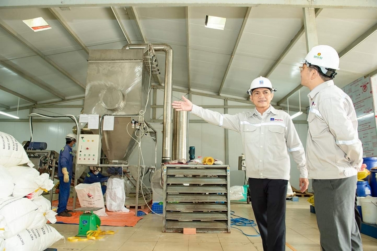 Lãnh đạo PVCFC thăm và chúc tết CBCNV các khối phòng ban