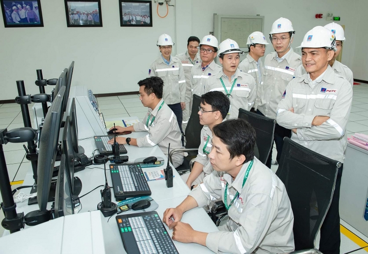 Lãnh đạo PVCFC thăm và chúc tết CBCNV các khối phòng ban
