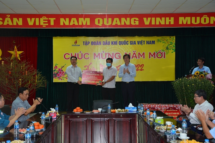 'Xuân nghĩa tình Dầu khí' trên công trường NMNĐ Sông Hậu 1