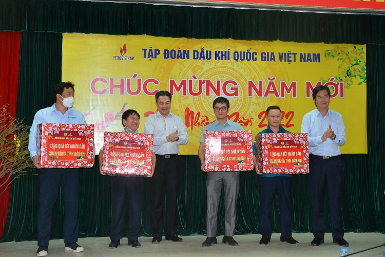 Lãnh đạo Petrovietnam kiểm tra tình hình, động viên người lao động trên công trường NMNĐ Sông Hậu 1