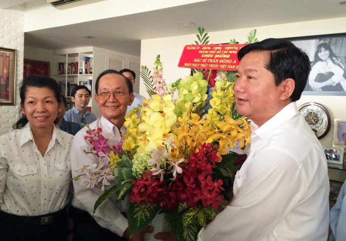 bi thu dinh la thang lang nghe nhung tran tro ve y te tp hcm