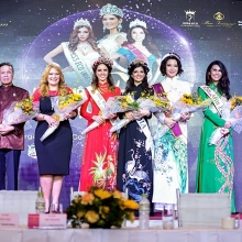 ca si dinh hien anh lam truong ban giam khao cuoc thi nguoi dep
