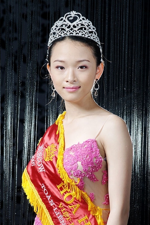 hoa hau truong ho phuong nga tro lai showbiz trong nam 2019