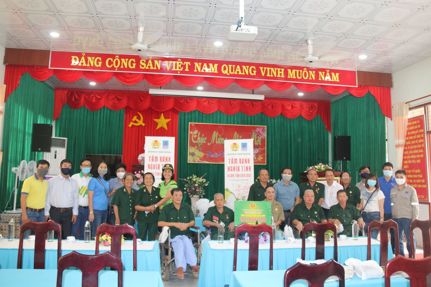Ấm áp chương trình “Ngàn tấm bánh – Vạn nghĩa tình” của PVFCCo