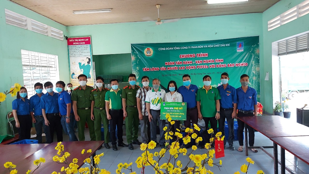 Ấm áp chương trình “Ngàn tấm bánh – Vạn nghĩa tình” của PVFCCo