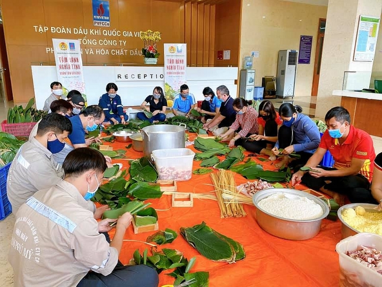Ấm áp chương trình “Ngàn tấm bánh – Vạn nghĩa tình” của PVFCCo