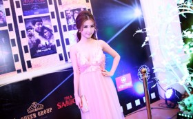 Diễm My 9X "gây sốc" vì hở bạo tại giải Cánh diều vàng
