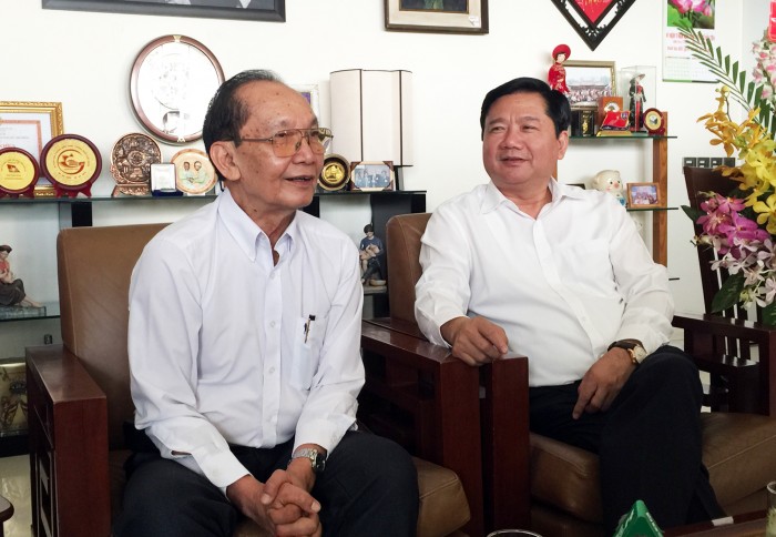 gsbs tran dong a bac si dung bien minh thanh con doi hut mau