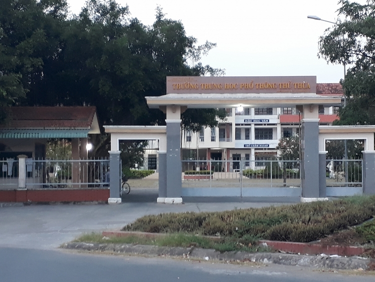 long an khai tru dang hieu truong truong thpt thu thua do co nhieu sai pham