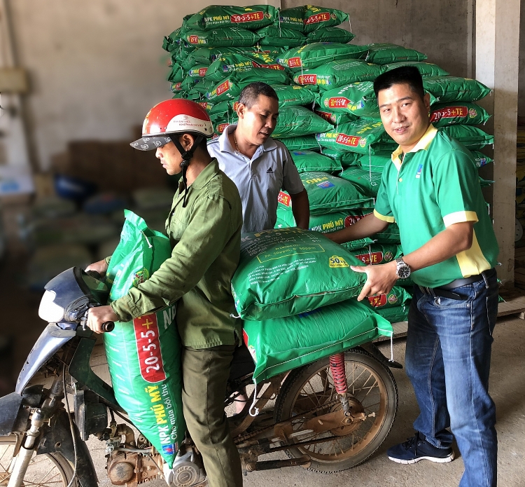 dinh duong npk phu my cho cay trong trong mua kho