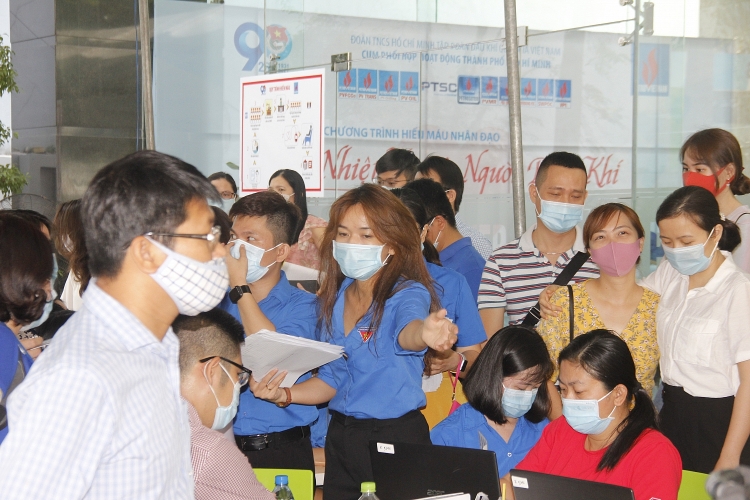 Ấm áp tình người Dầu khí trong ngày hội hiến máu nhân đạo tại PVFCCo